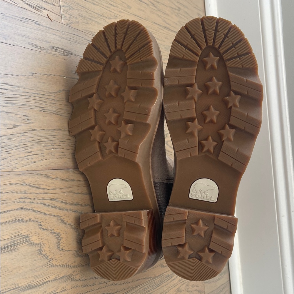 Sorel Brown Suede Chelsea Boots - Picture 2 of 6